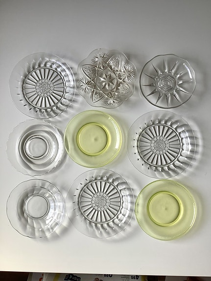 Vanhat pienet lasilautaset, pullalautaset, lautaset lasia, 7 kpl