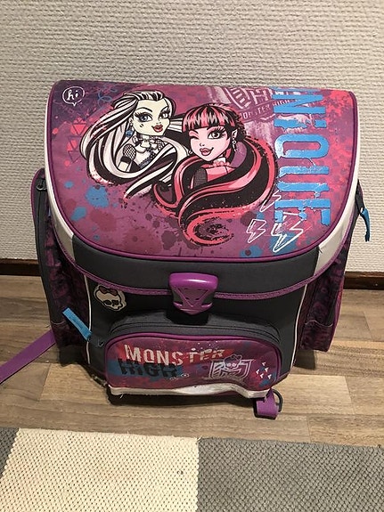 Upea Monster High reppu