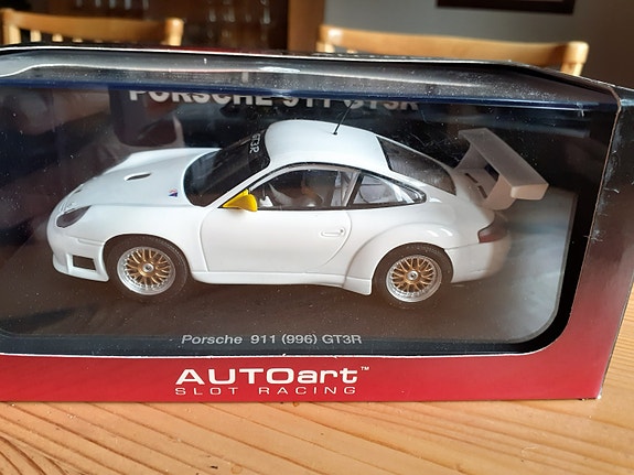 Porsche sähkörata-autot