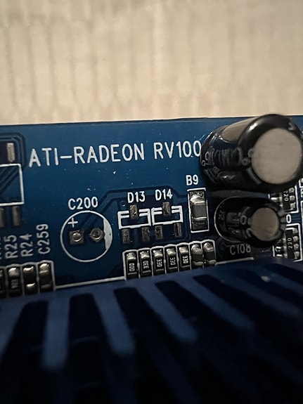 AGP näytönohjain Ati rv 100 32mb