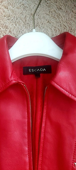 Escada nahka takki