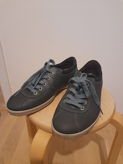 Tyttöjen kengät koko 37
