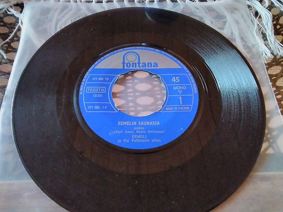 Eemeli 7" Eemelin saunassa / Onko sulla sellaista
