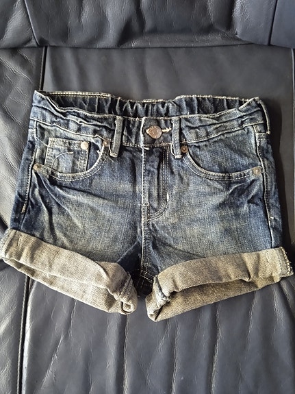 Uudet 104 cm farkku shortsit