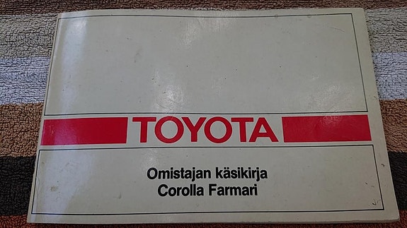TOYOTA COROLLA (farmari) - Omistajan käsikirja