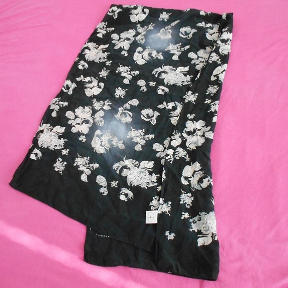 Kaulahuivi Marja Kurki 100% silkki, koko 41*142 cm