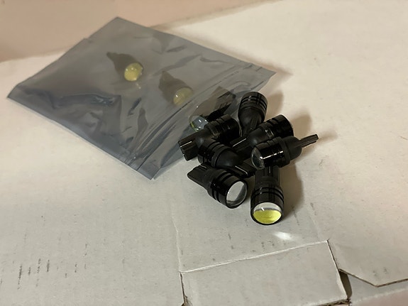 Auton led polttimoita (T10-kanta)