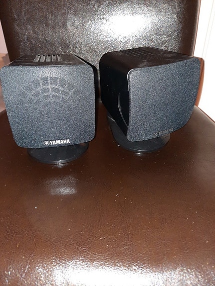 Yamaha Model NS-B285 kaiuttimet