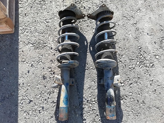 Ford Mondeo 2001-2007 takajouset ja iskarit