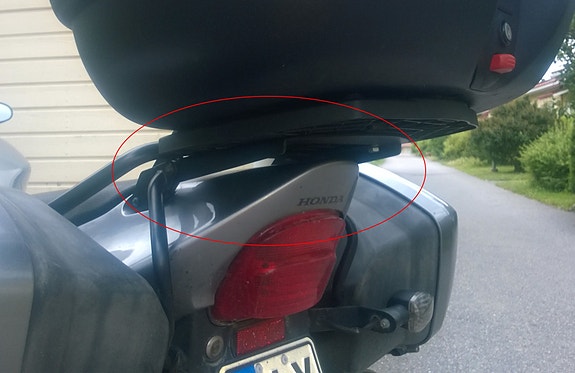 CBR 1100XX:n laukkutelineen piirustukset