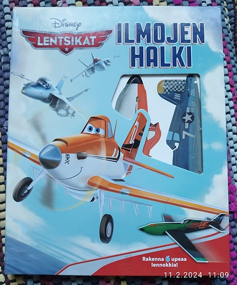 Disney: Lentsikat, ilmojen halki puuhakirja