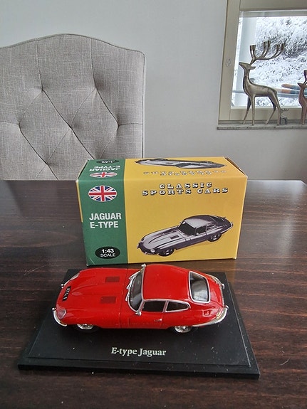 Keräilyauto Jaguar E- type