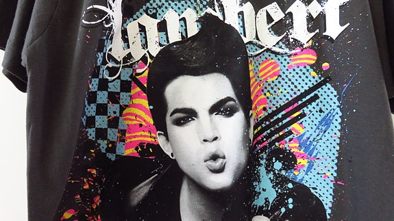 Käyttämätön Adam Lambert fani T-paita, koko L