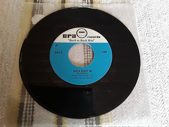 The Moments / The Teddy Bears 7" Single