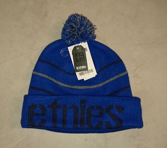 Etnies pipo - uusi
