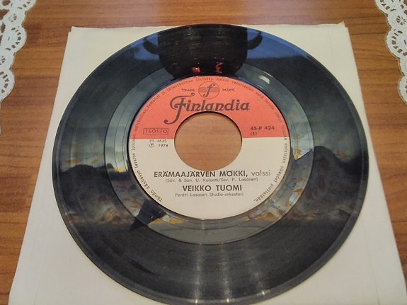 Veikko Tuomi 7" Erämaajärven mökki