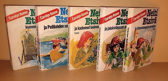 Carolyn Keene : Neiti Etsivä (kirjavalikoima)