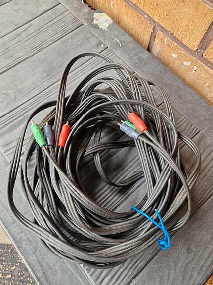 RGB kaapeli 15m RCA liittimin