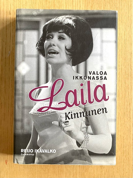 Ikävalko: Laila, valoa ikkunassa