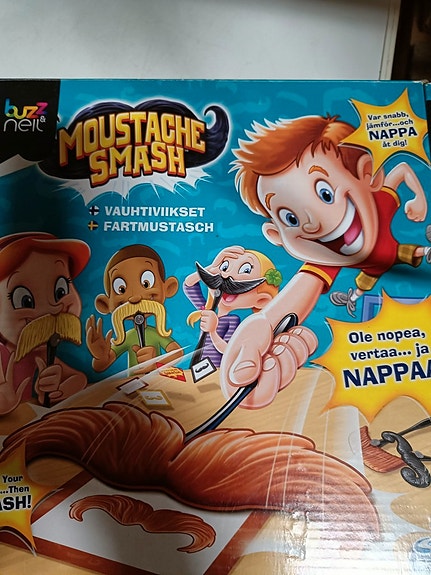 Moustache smash peli