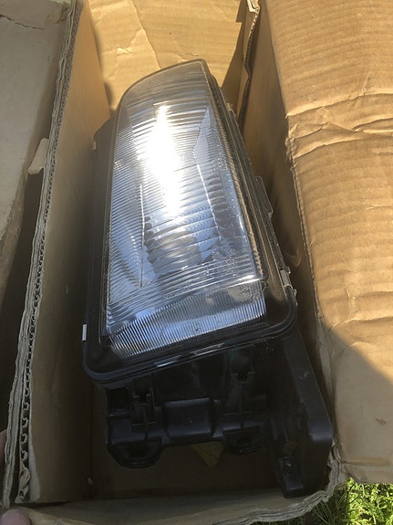 Mazda 323 BG Oikea Ajovaloumpio Alkuperäinen 89-95
