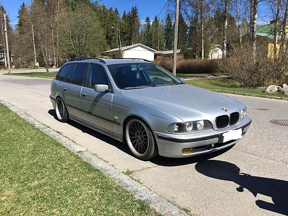 BMW E39 523i Touring osia