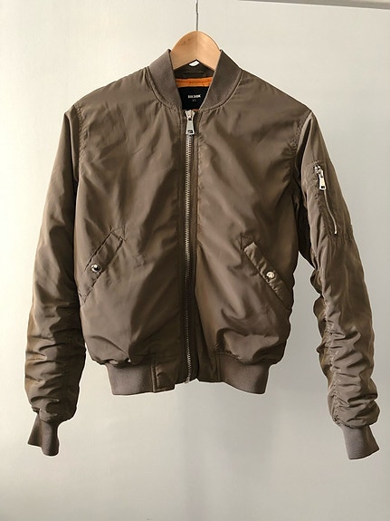 Bomber-takki