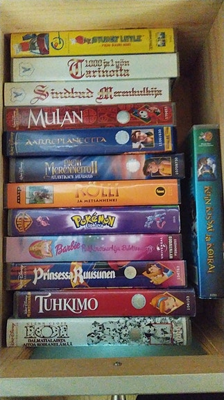 VHS- ja DVD- elokuvia