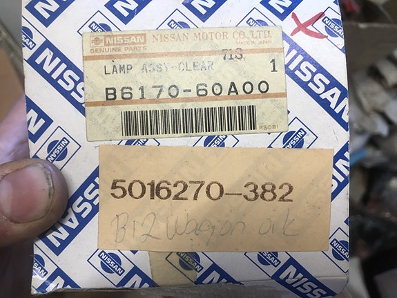 Nissan Sunny B12 Farmari Oik. Parkki Alkuperäinen
