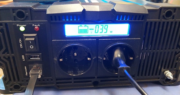 Invertteri 12v 1500/3000w näytöllä kauko-ohjaus