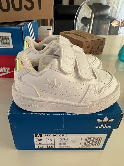 Adidas lasten kengät koko20