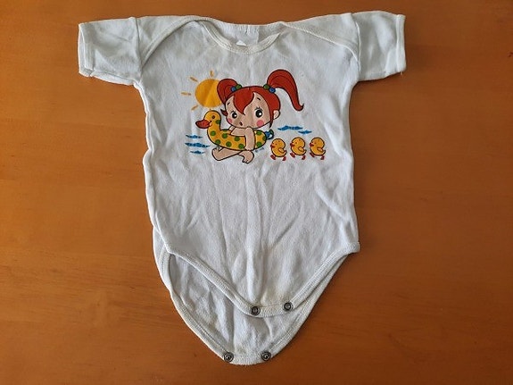 Lyhythihainen body 70cm