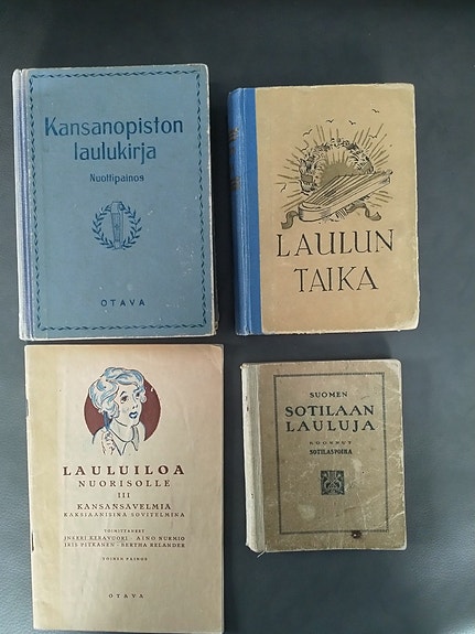 Vanhoja laulu kirjoja