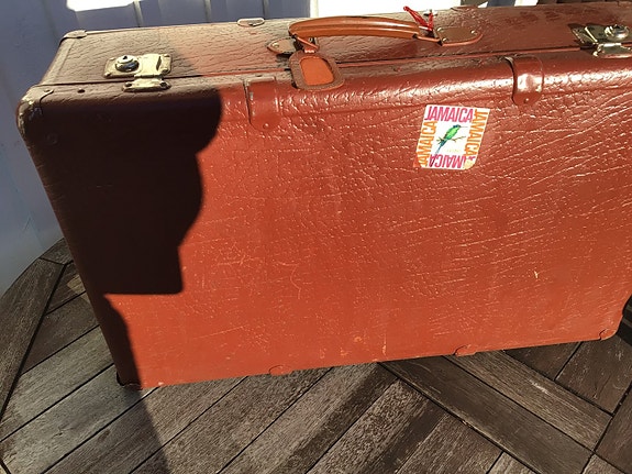 Laukku matka resa Matkalaukku baggage äijäluola Bar pub keräily