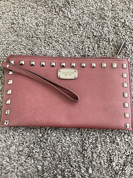 Michael Kors Saffiano Stuel clutch