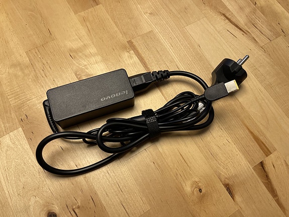 Lenovo ThinkPad 45W AC-virtalähde