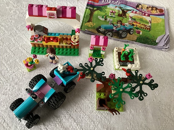 Lego Friends Aurinkoinen Sadonkorjuu