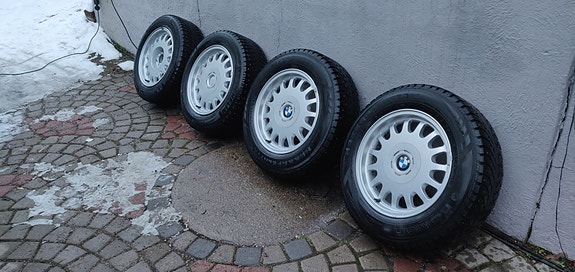 Bmw 16" vanteet nastoilla