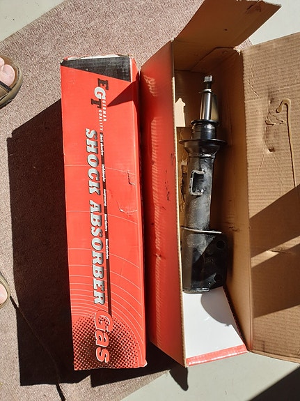 Vanhemman Renault Lagunan uudet etuiskarit