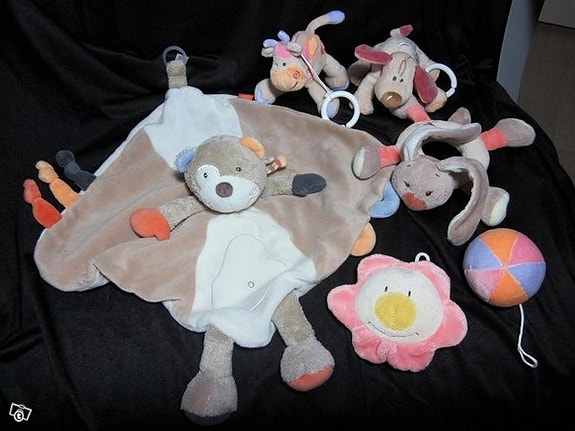 Puuhariepu. .Fehn Baby pupu Uniriepu/unikaveri