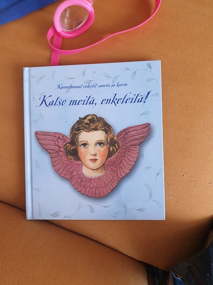 Oi katso noita enkeleitä