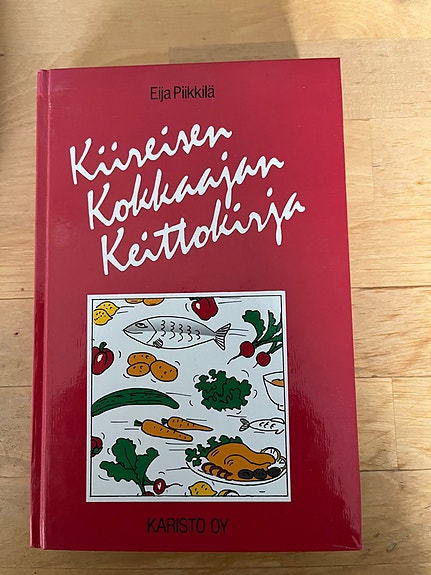 Eija Piikkilä: Kiireisen kokin keittokirja