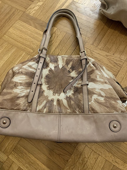 Hugo Boss laukku