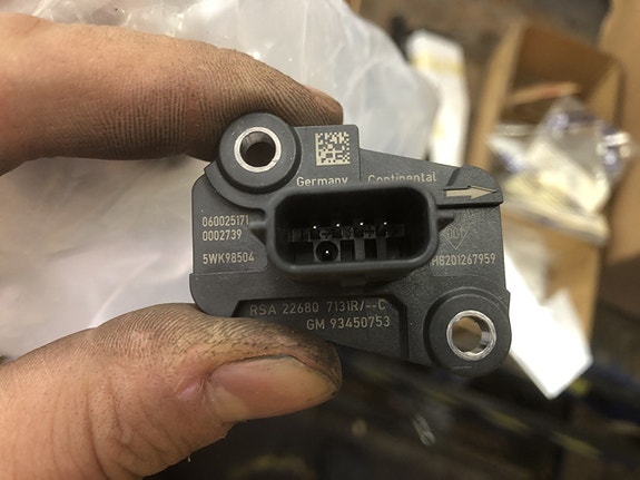 Renault/Nissan 1.6/2.3dCi Ilmamassamittari 10-