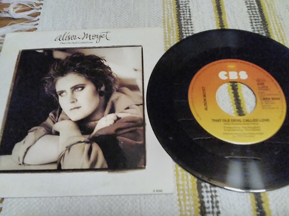 Alison Moyet 7" That ole devil called love