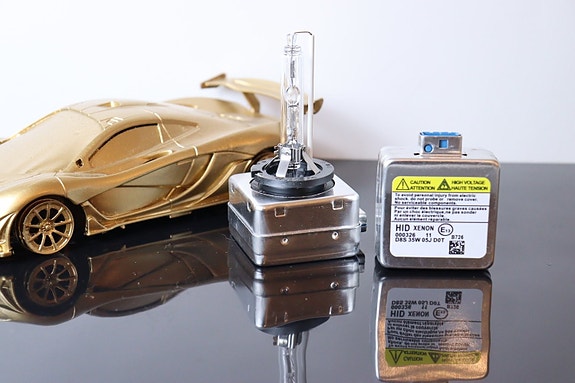 D8S Xenon polttimot ; 35W - 3200lm 4300K / 6000K