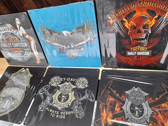 Harley Davidson Peltikylttejä