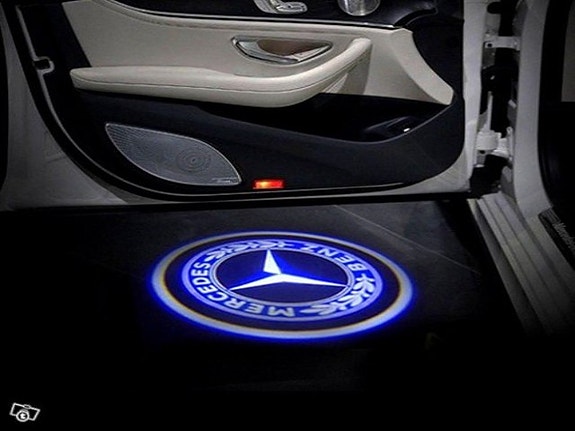 Mercedes-Benz C/CLA/E-Coupe/CLS logolliset ovivalot — logo maahan (2kpl)