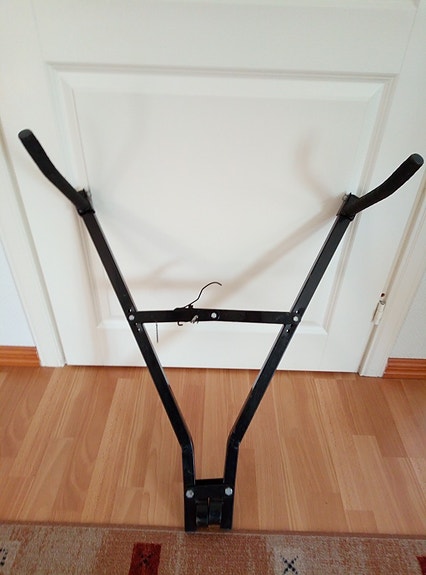 Pyörätelineitä auton vetokoukkuun
