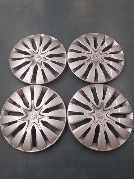 Suzuki alkuperäiset koristekapselit 16"